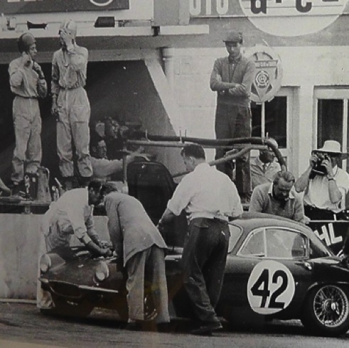 24heures du Mans 1959 :                   Jim Clark/John Withmore engagés sur la Lotus Elite de l'écurie écossaise des Border Reivers